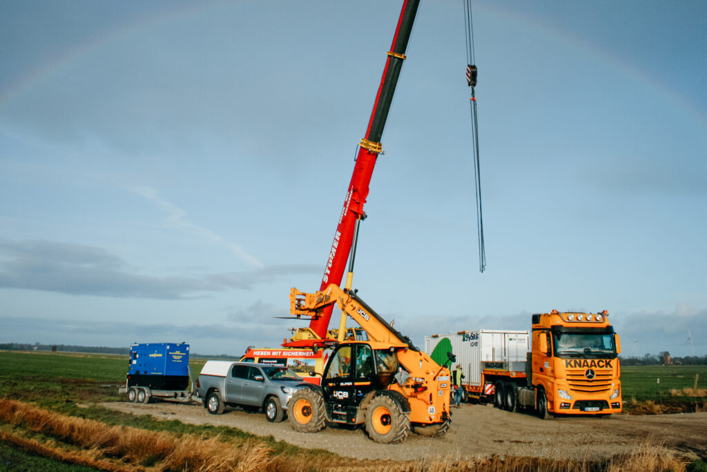 News Blog – initial construction of a Skysails system with a truck, crane, and wheel loader.